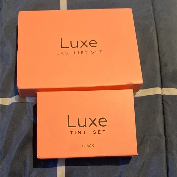 Luxe Lashlift and Tint Set - Coral and Black
Final price drop - Picture 1 of 3